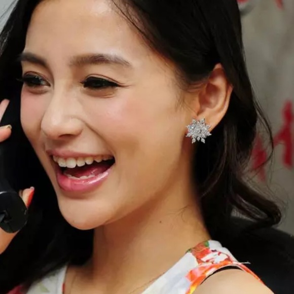 New Silver Plated Star ⭐️ Earrings - Picture 5 of 5